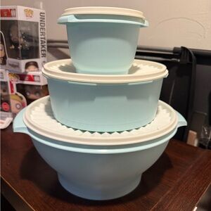 Tupperware heritage Aqua Nesting Bowl Set